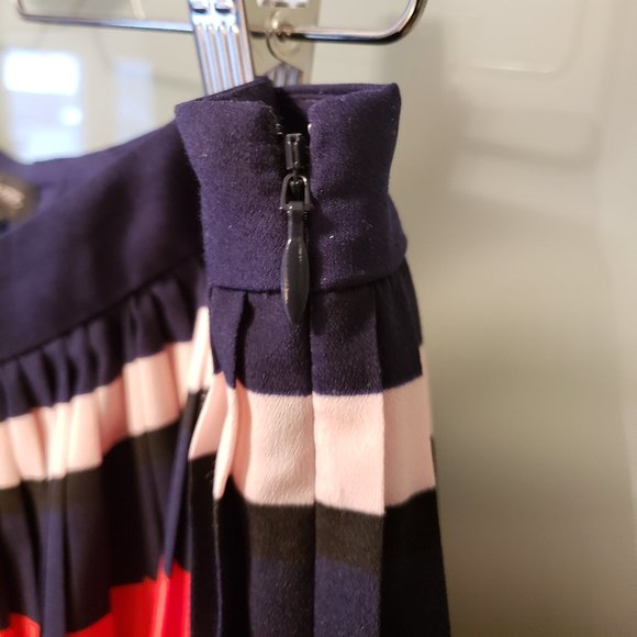 🍋Banana Republic Pleated Skirt - Navy, Red, Pink, Black (Size 8) - Picture 5 of 7
